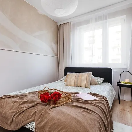 Hello Miedziany Bzowa Apartman